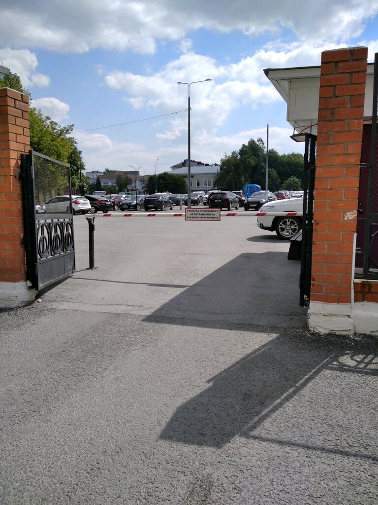 Охраняемая автомобильная парковка