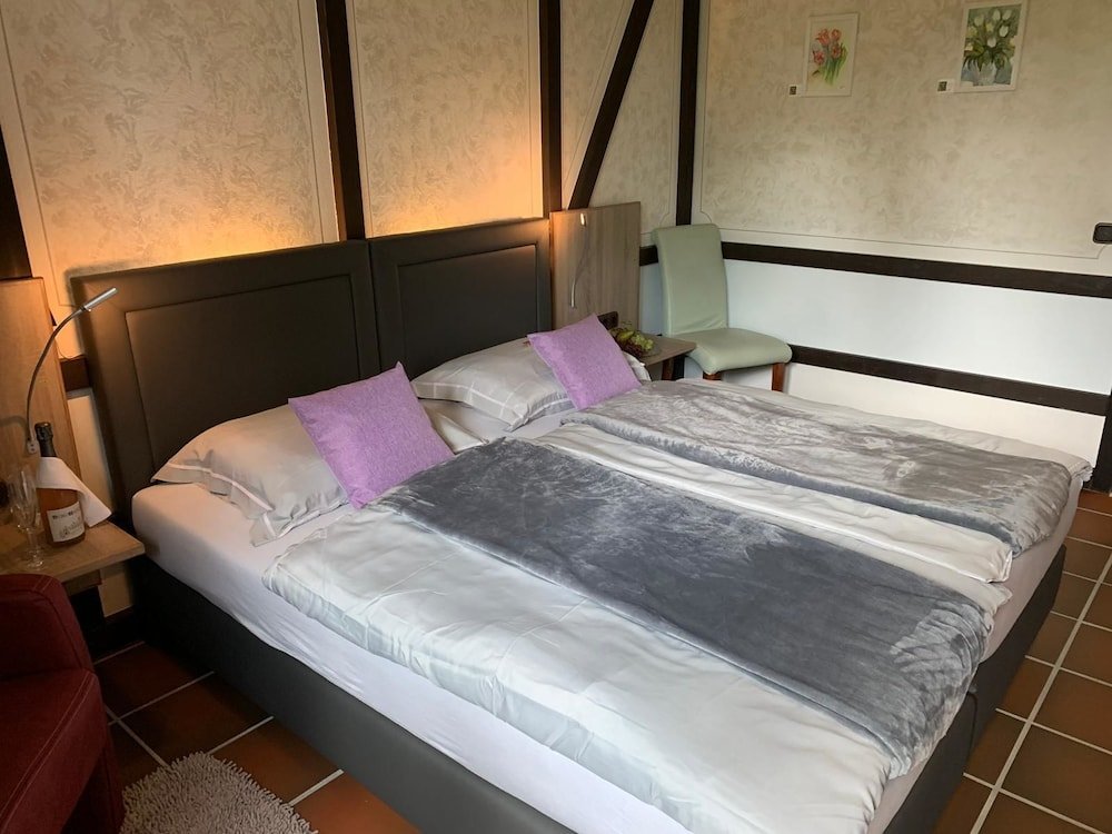 Фото Hotel Burg Wassenberg