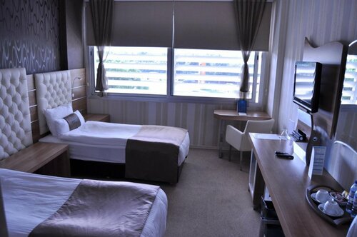 Гостиница Orty Hotel Airport Izmir в Газиэмире