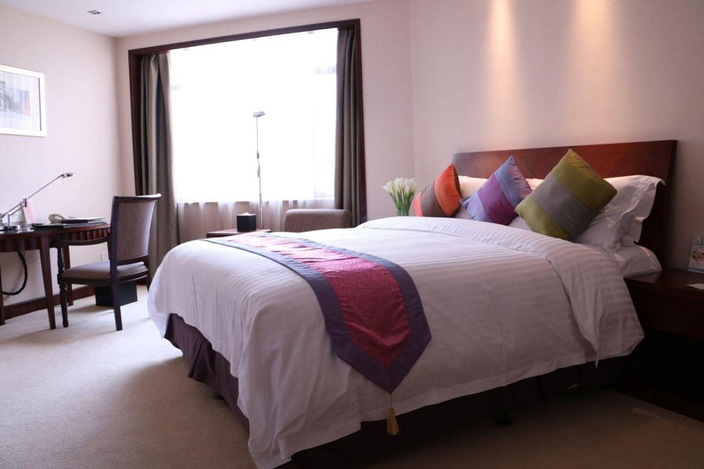 Фото Baolong Hotel Shanghai