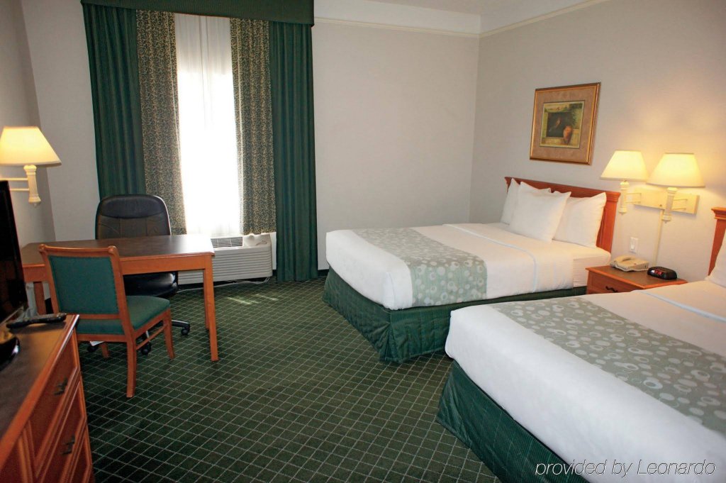 Фото La Quinta Inn & Suites by Wyndham Ontario Airport
