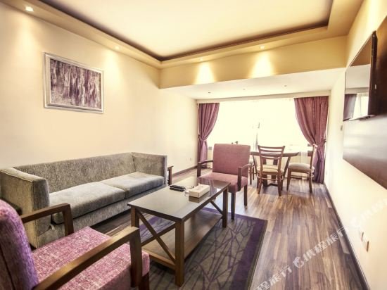 Фото Pyramisa Suites Hotel Cairo