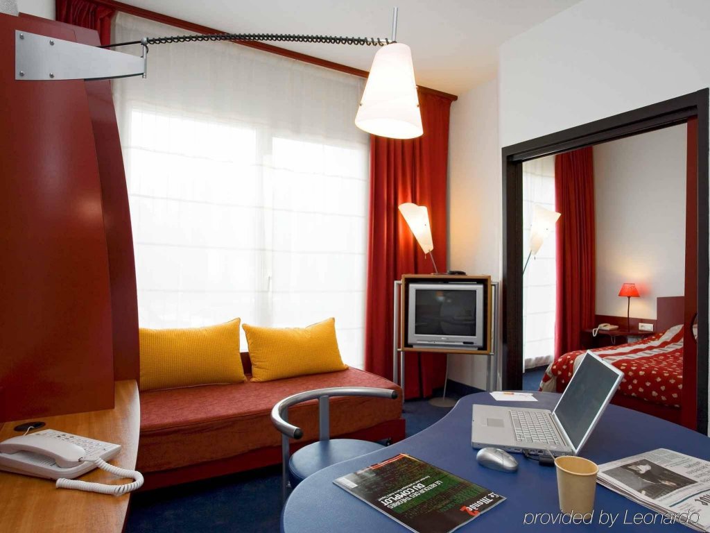 Фото Novotel Suites Montpellier