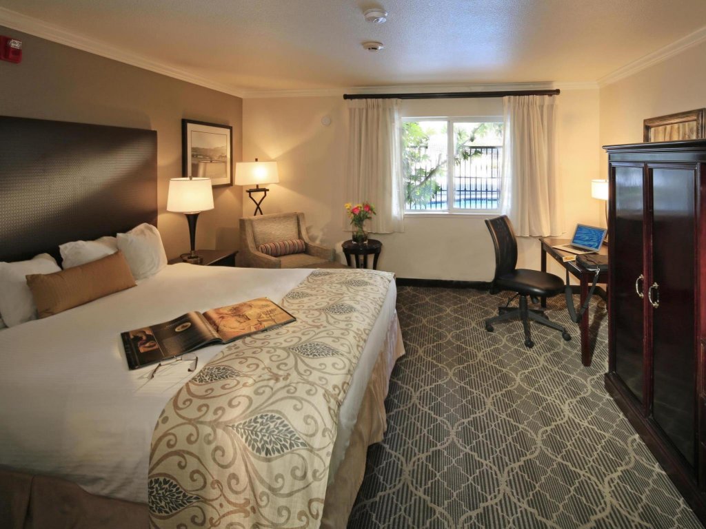 Фото Best Western Danville Sycamore Inn