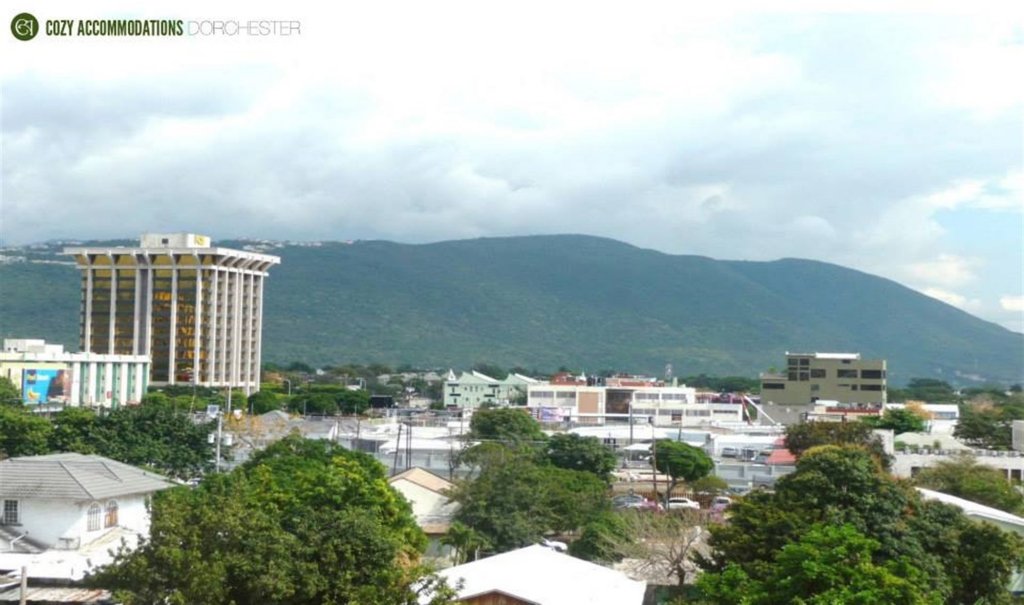 Фото New Kingston Luxury Apt The Bromptons