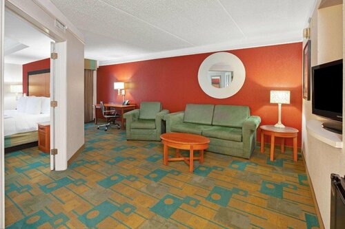 Гостиница La Quinta Inn & Suites by Wyndham Houston Galleria Area в Хьюстоне