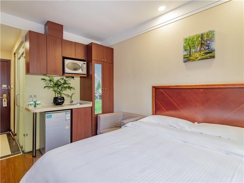 Фото GreenTree Inn Beijing Guangmingqiao Express Apartment