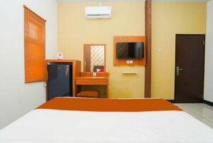 Merr 57 (East Java, Surabaya City, Сity of Surabaya, Kerta Jaya Indah), hotel