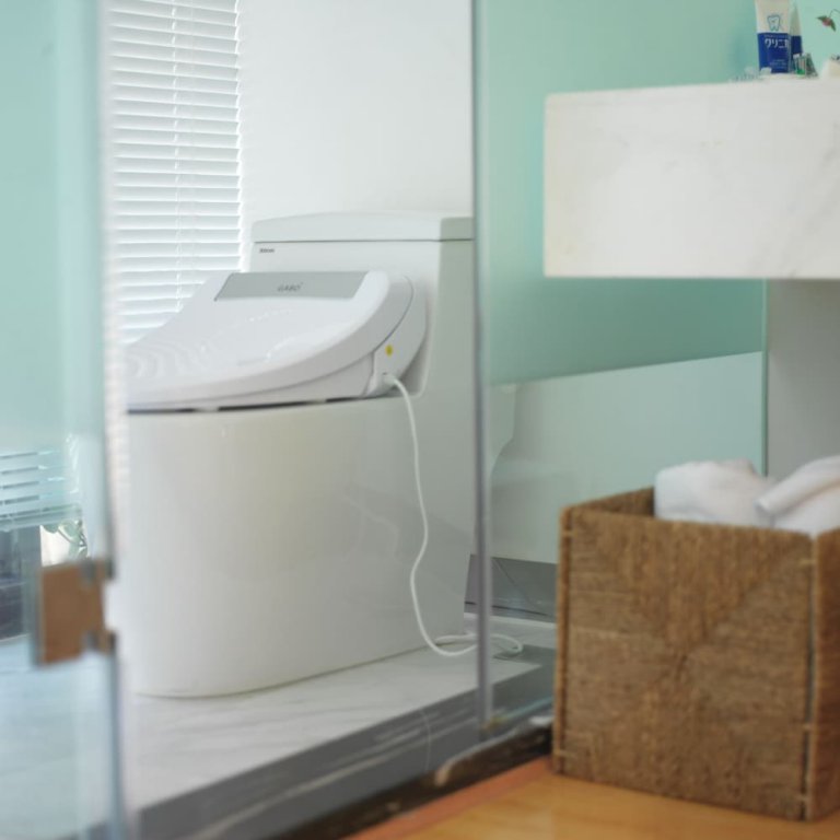 Фото White waltz