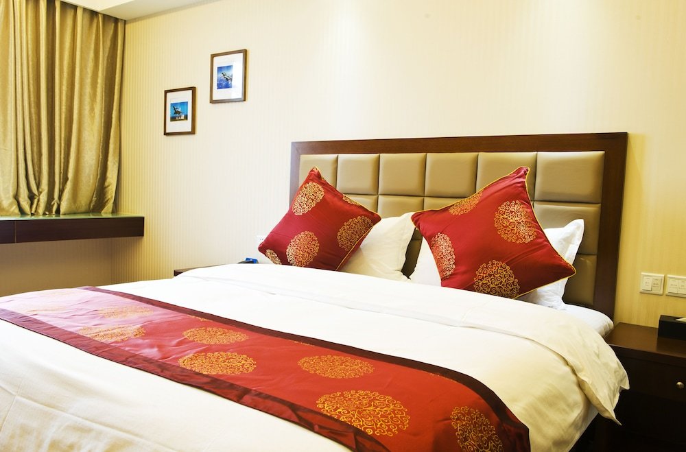 Фото Chengdu Chengfei Hotel