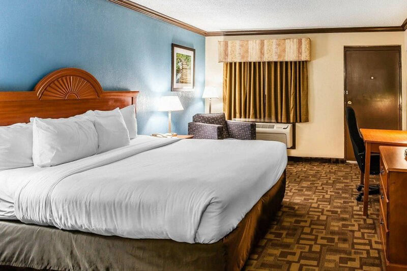 Гостиница Quality Inn & Suites Quakertown - Allentown