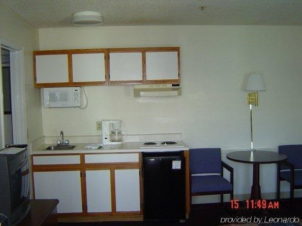 Фото Travelodge by Wyndham Savannah Midtown