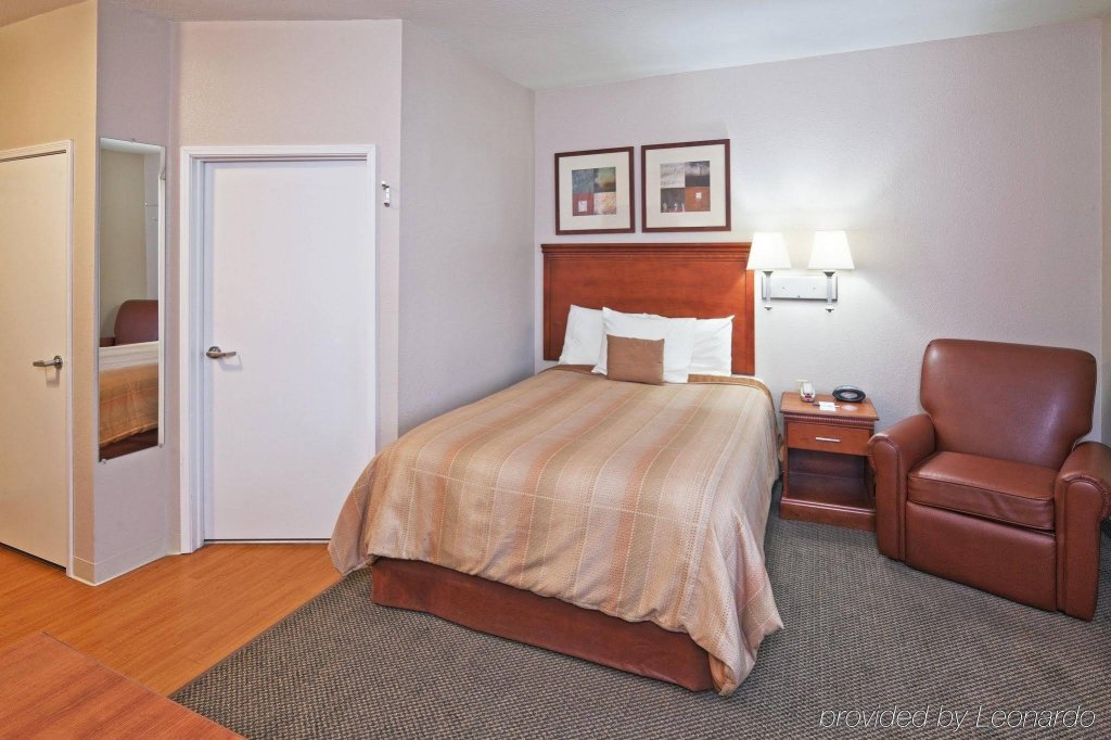 Фото Candlewood Suites Owasso, an Ihg Hotel