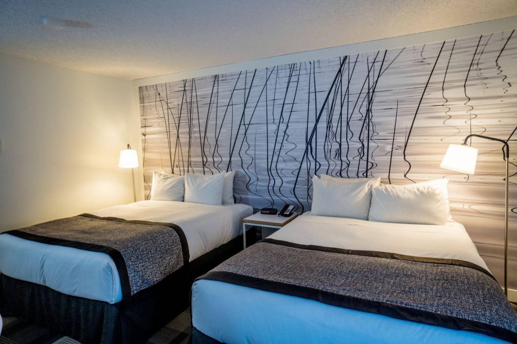 Фото Coast Canmore Hotel & Conference Centre