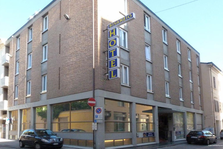 Фото отеля 2