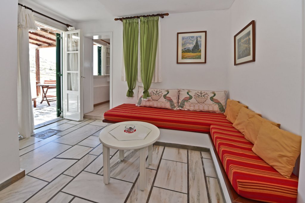 Фото Mr & Mrs White Tinos