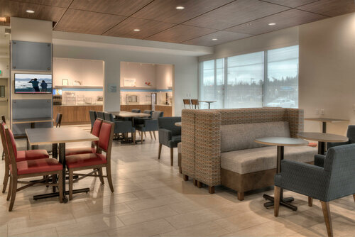 Гостиница Holiday Inn Express & Suites Victoria - Colwood