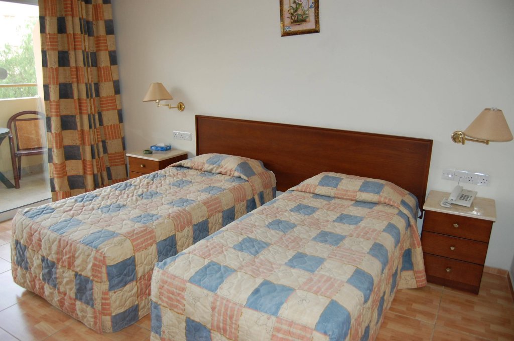 Фото Moniatis Hotel