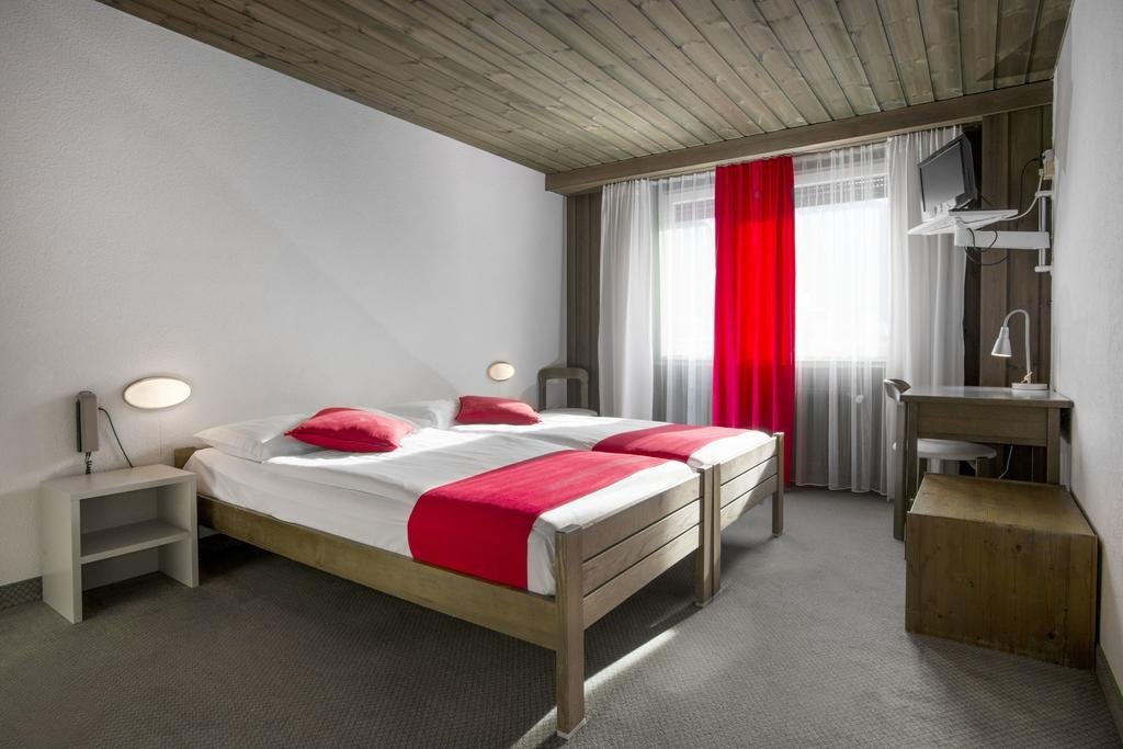 Фото отеля 2