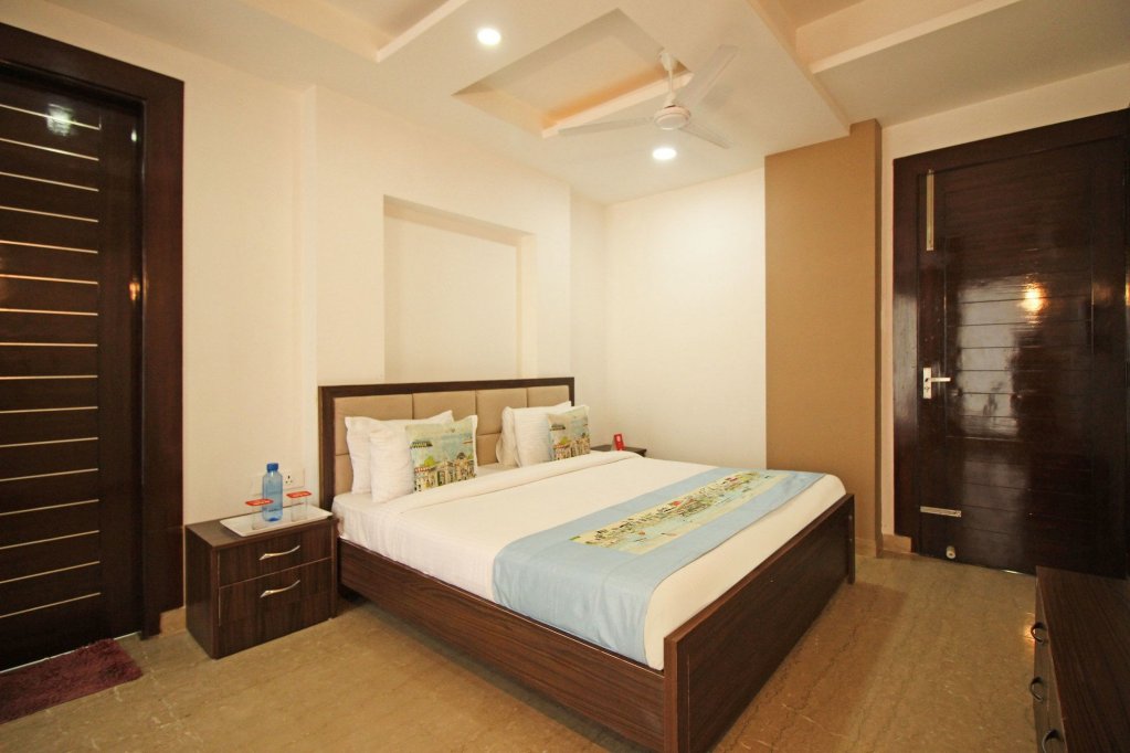 Фото Oyo Flagship 184 Spice Mall