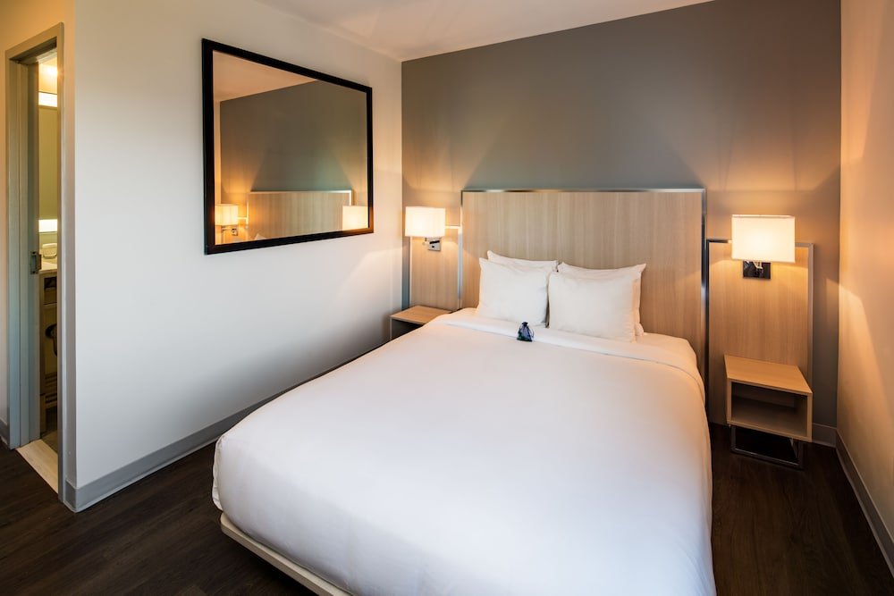 Фото The Gatsby Hotel