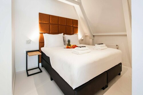 Гостиница Yays Amsterdam Salthouse Canal в Амстердаме