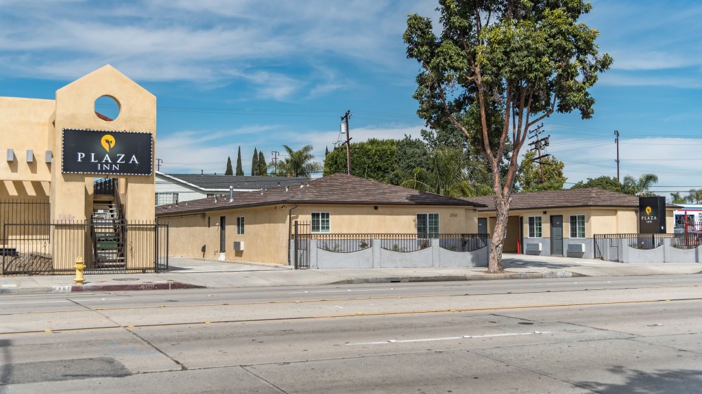 Фото отеля 1