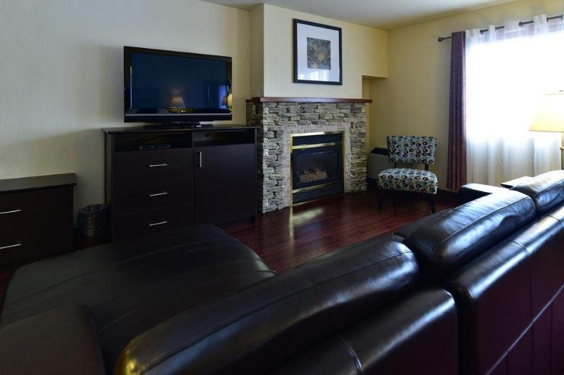 Фото Quality Inn and Conference Centre