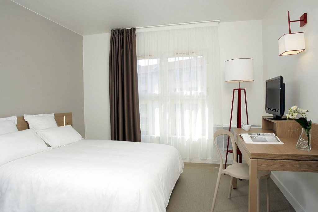 Фото Appart'City Confort Reims Centre