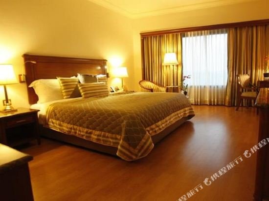 Фото The Orchid Hotel Mumbai Vile Parle