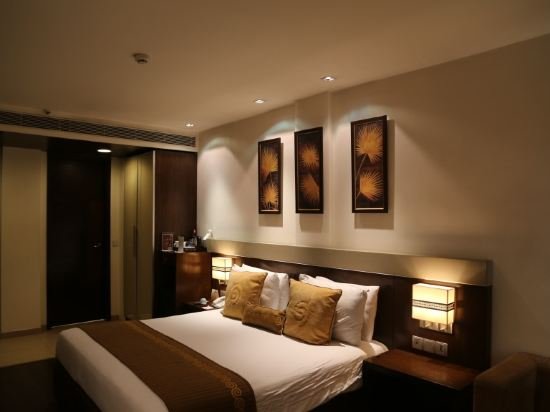 Фото Shervani Hotel Nehru Place