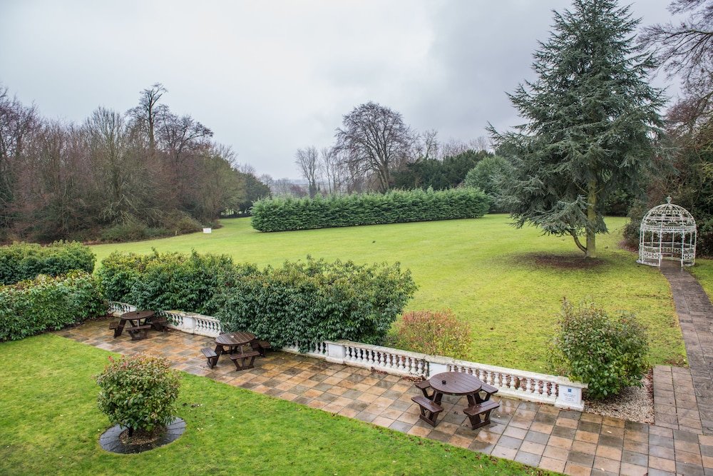 Фото Manor of Groves