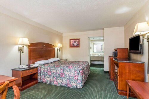 Гостиница Days Inn by Wyndham Camp Springs/Andrews Afb Dc Area