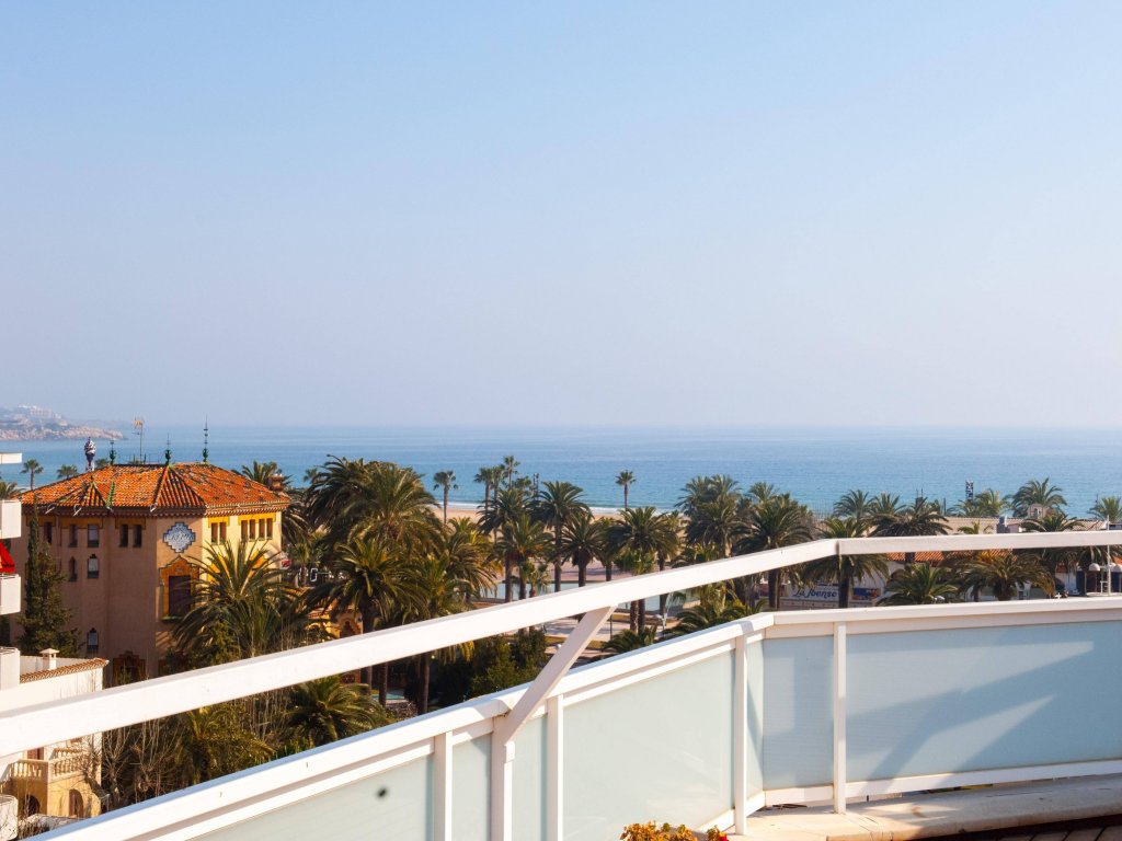 Фото Evenia President Hotel