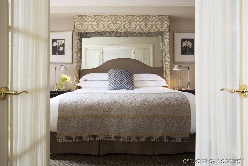 Фото The Eliot Hotel