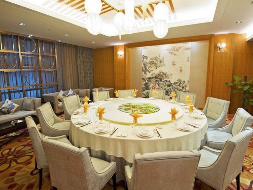 Фото Zhangjiajie Huatian Hotel