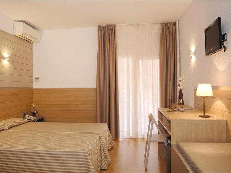 Фото Apartamentos Royal