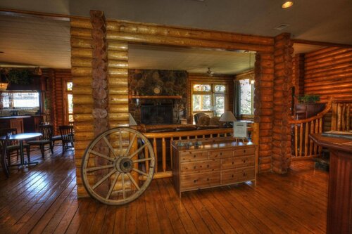 Гостиница Overlander Mountain Lodge