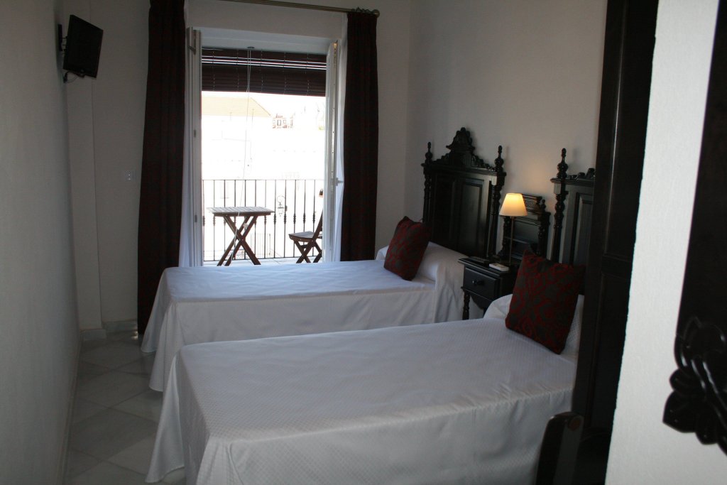 Фото Hostal Ciudad Trigueros