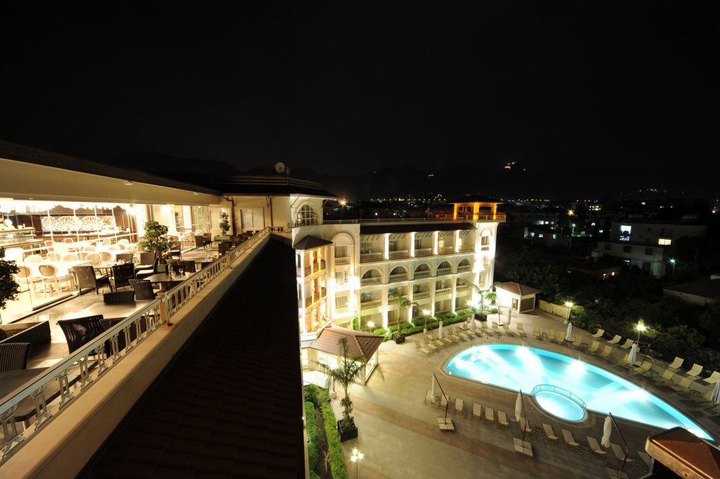 Фото The Savoy Ottoman Palace