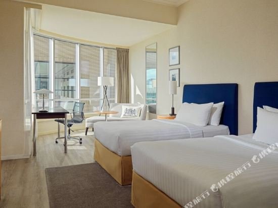 Фото Rotterdam Marriott Hotel