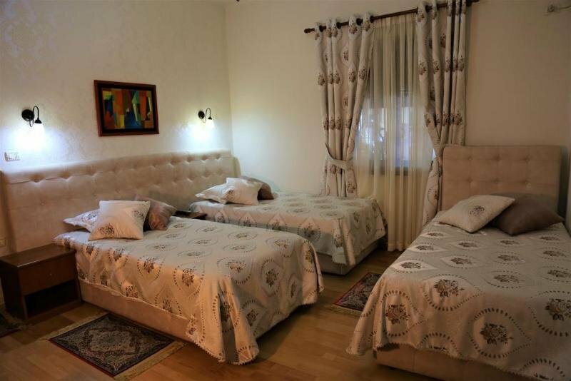 Гостиница Hotel Villa Tafaj в Тиране