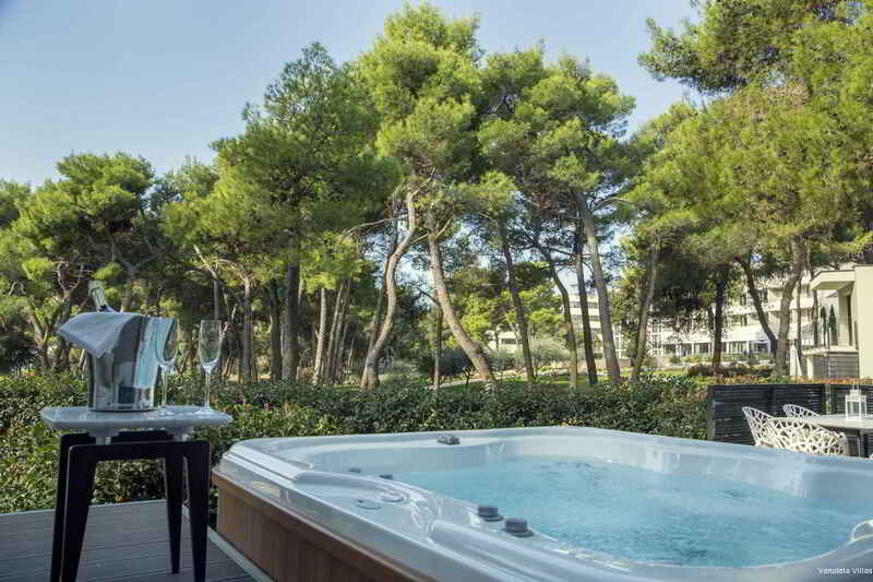 Фото Arena Verudela Beach Apartments