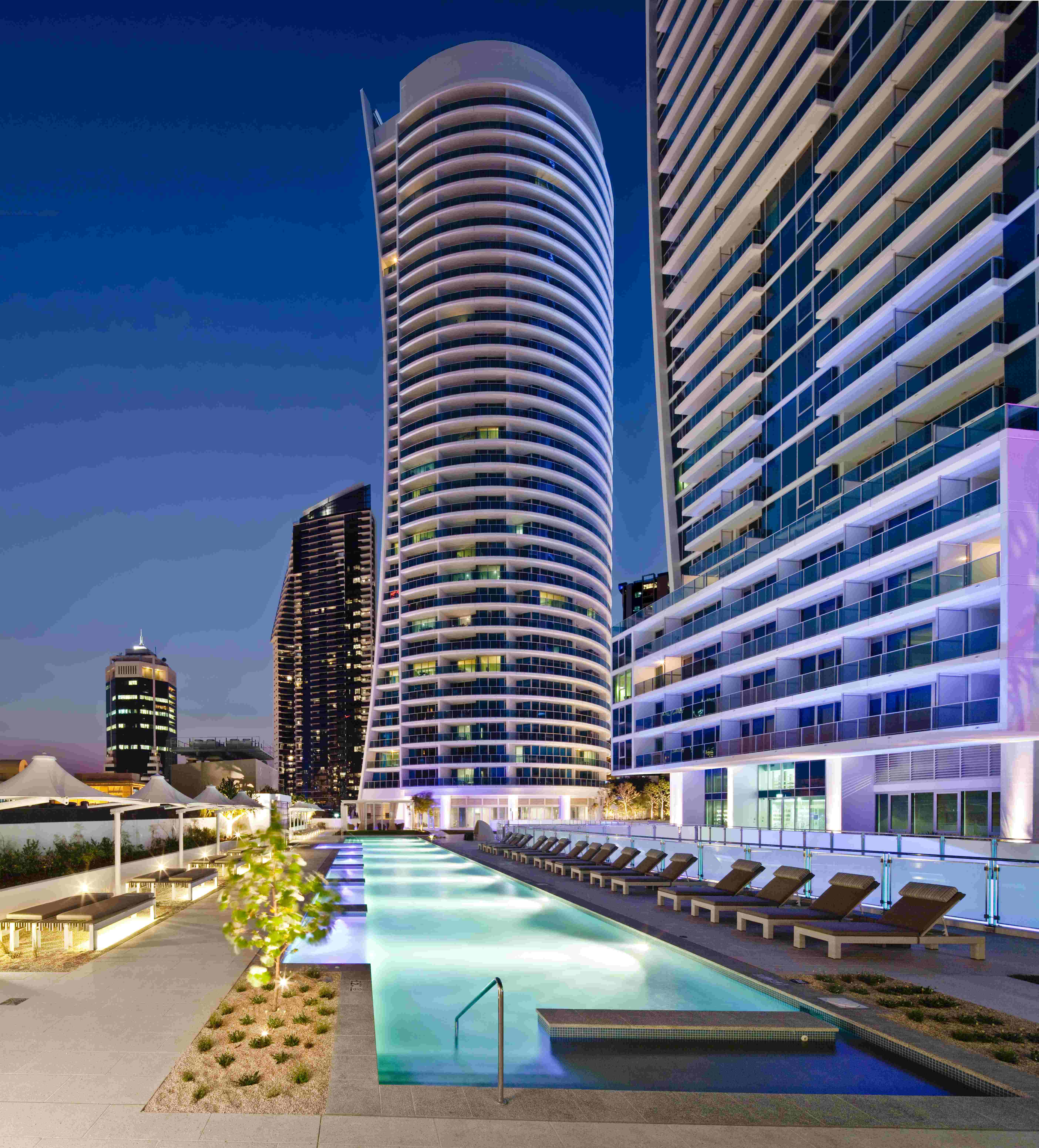 Фото Hilton Surfers Paradise Hotel & Residences