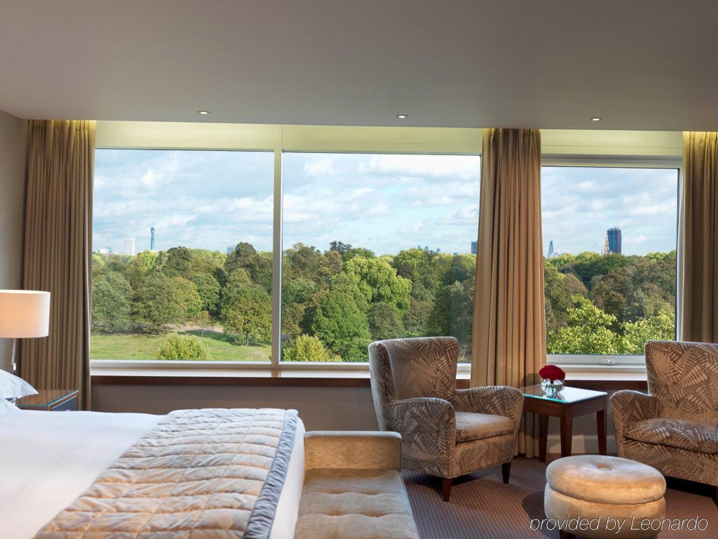 Фото Royal Garden Hotel