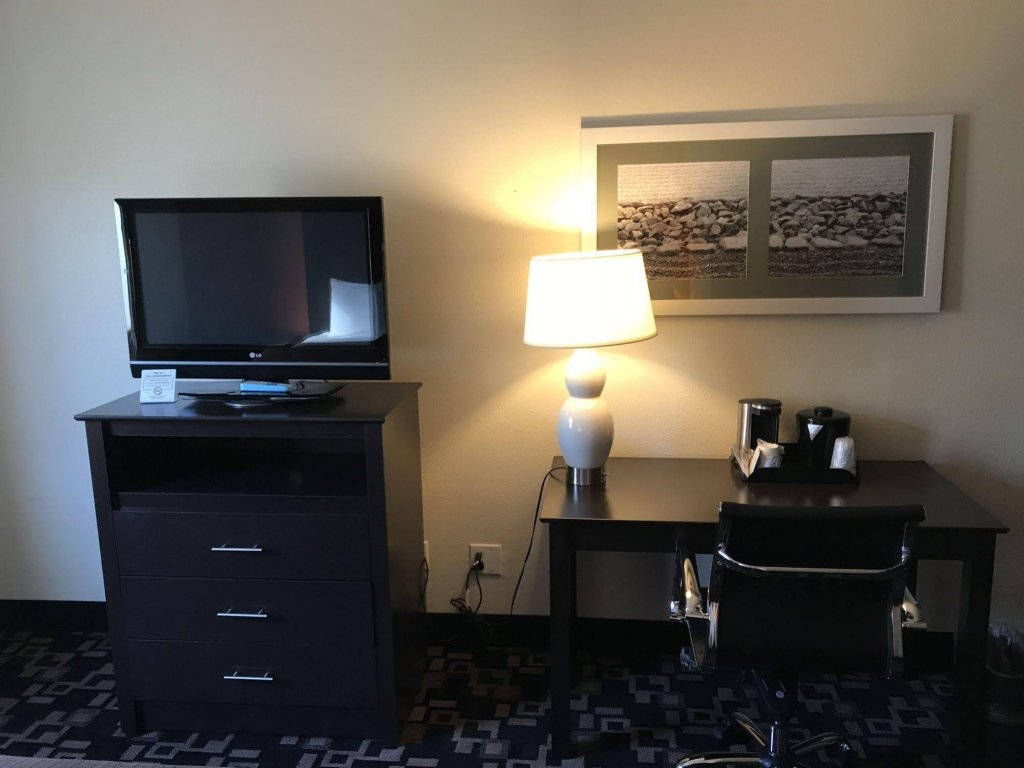 Фото Baymont by Wyndham Bloomington Msp Airport