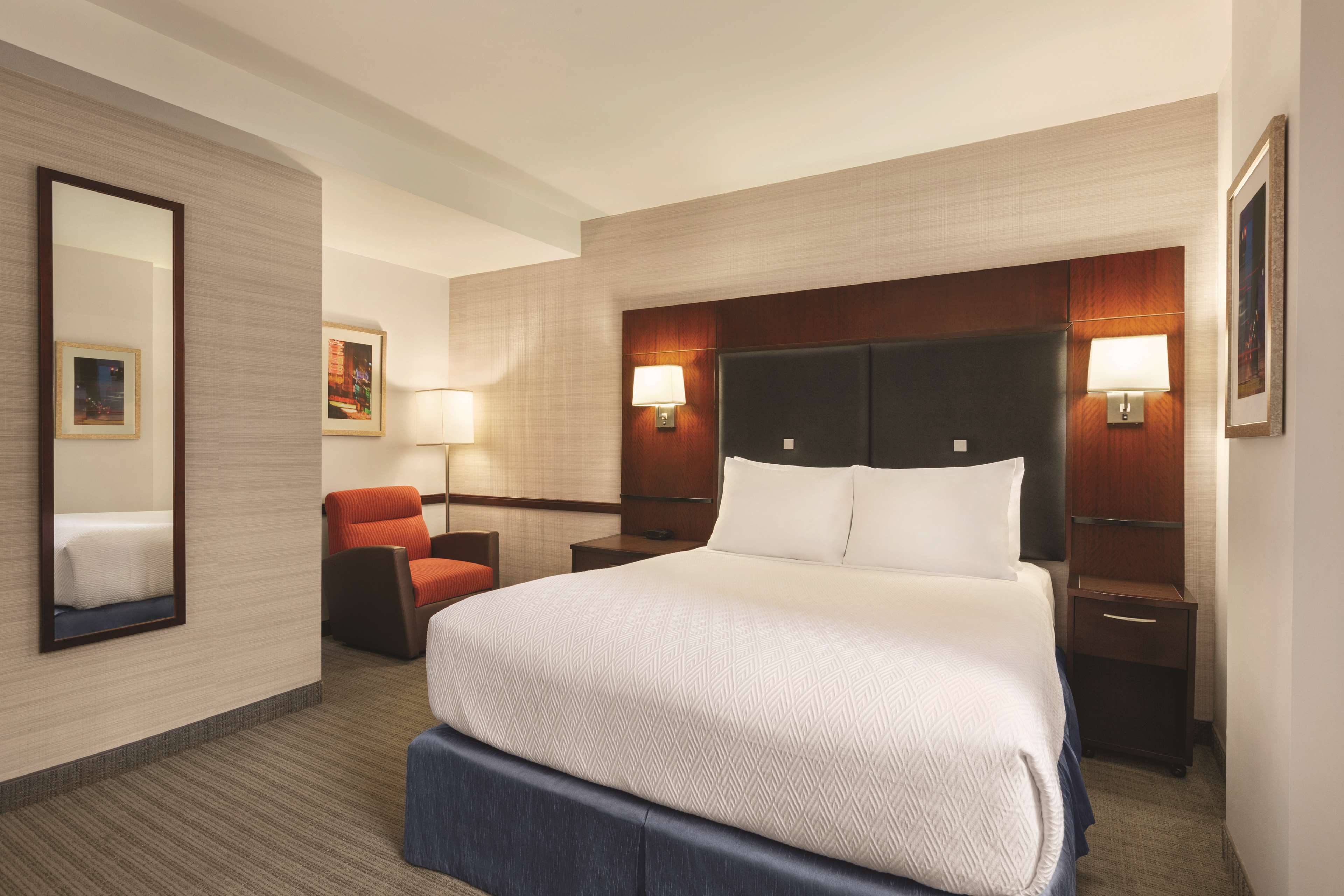 Фото DoubleTree by Hilton New York Midtown Fifth Ave