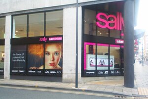 Sally Beauty (Leeds, Leeds Albion Street, 77 Albion Street), hairdresser