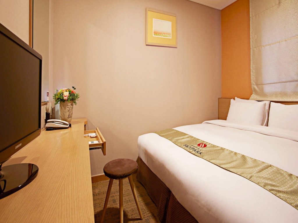 Фото Hotel Skypark Myeongdong III