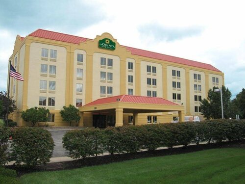 Гостиница Courtyard by Marriott Cleveland Airport North в Береа